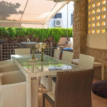 Holiday home Adosado Al Lado Del Torreon *